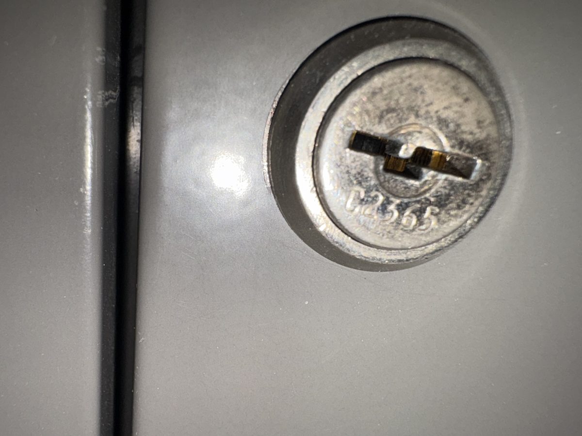 Car door lock cylinder for transponder key programming